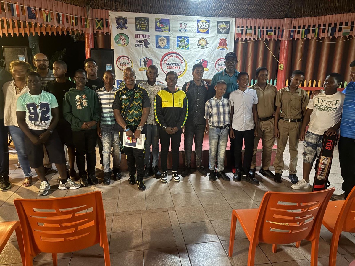 Fourteen young players honored